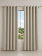 Cortina Blackout Eclipse Simple bege em ambiente com luz natural