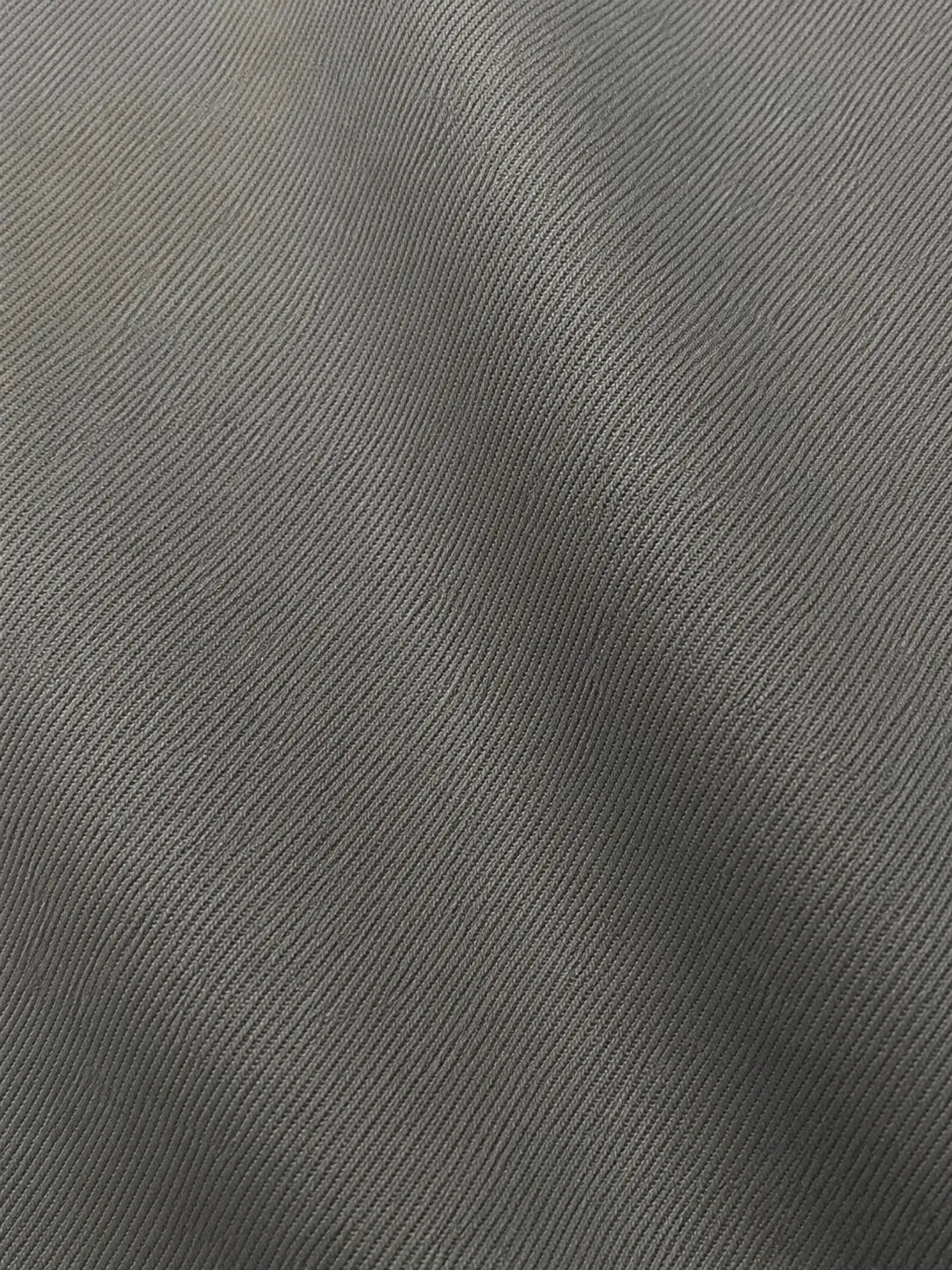 Textura do tecido da Cortina Blackout Eclipse Simple cinza em detalhe
