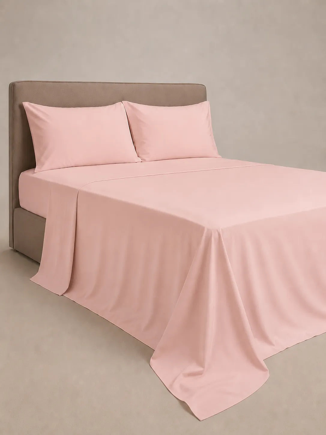 Jogo de lençol rosa micropercal 200 fios na cama de casal